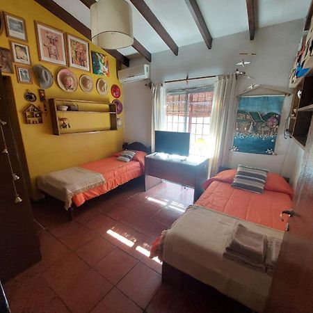 Casa Confortable - Parque Central - Estacionamiento, Patio, 3 Banos, 5 Habitaciones - La Cieneguita Zewnętrze zdjęcie