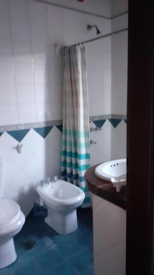Casa Confortable - Parque Central - Estacionamiento, Patio, 3 Banos, 5 Habitaciones - La Cieneguita Zewnętrze zdjęcie