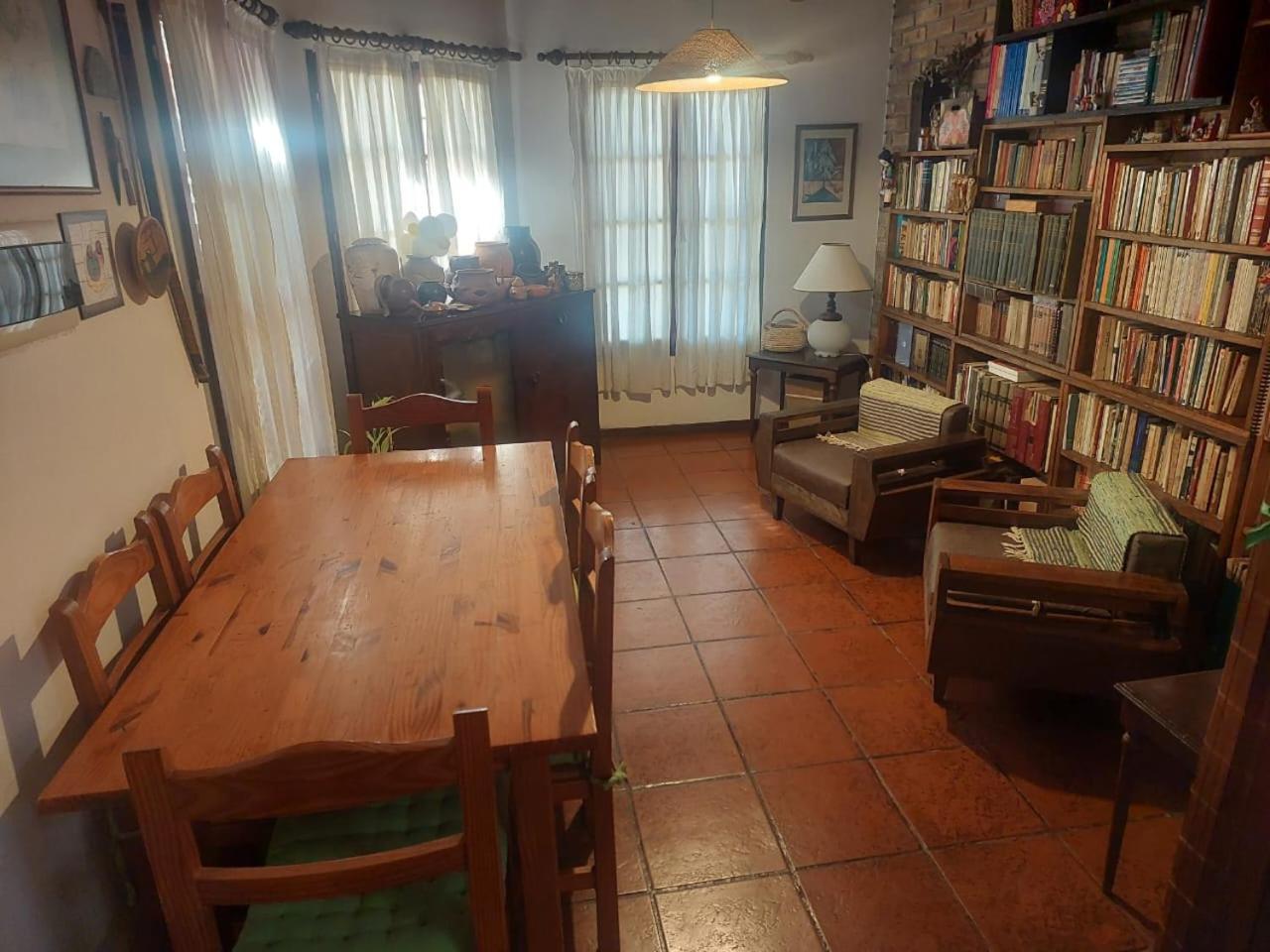 Casa Confortable - Parque Central - Estacionamiento, Patio, 3 Banos, 5 Habitaciones - La Cieneguita Zewnętrze zdjęcie
